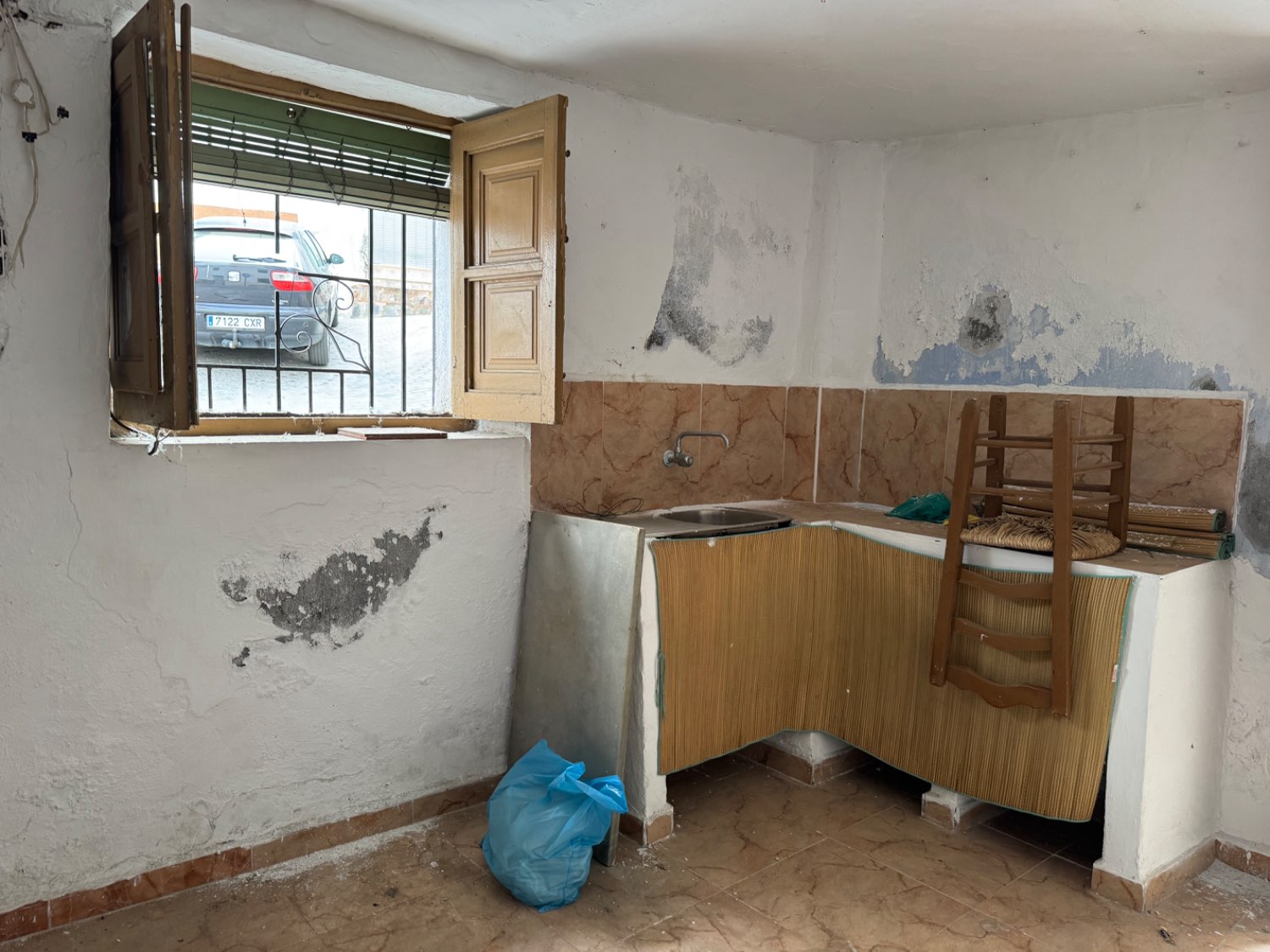 Se vende una casa en centro de Molvizar Granada