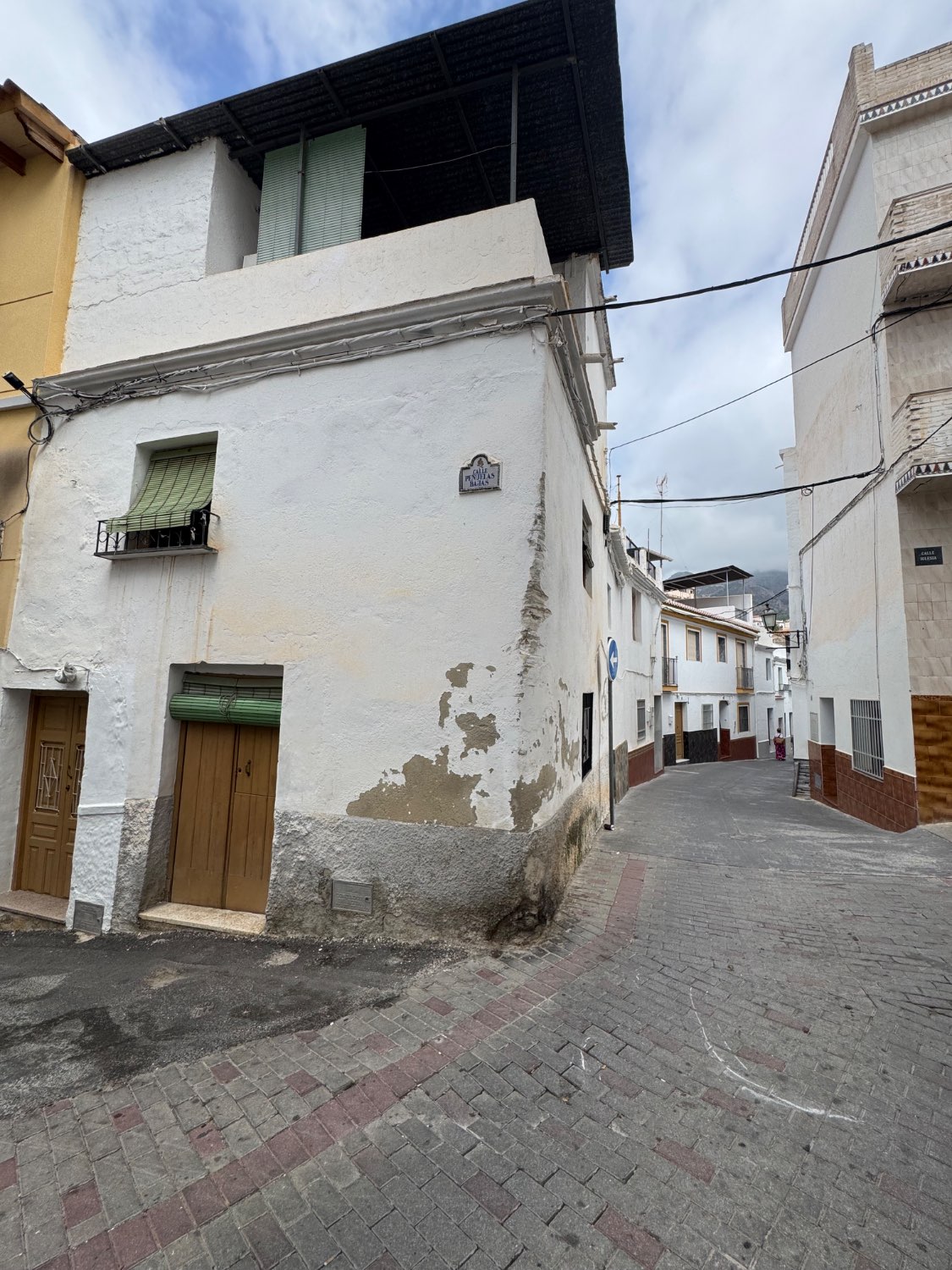 Se vende una casa en centro de Molvizar Granada