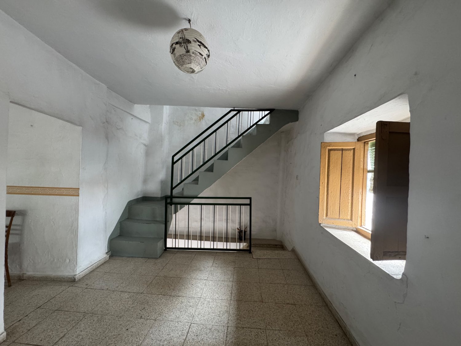 Se vende una casa en centro de Molvizar Granada