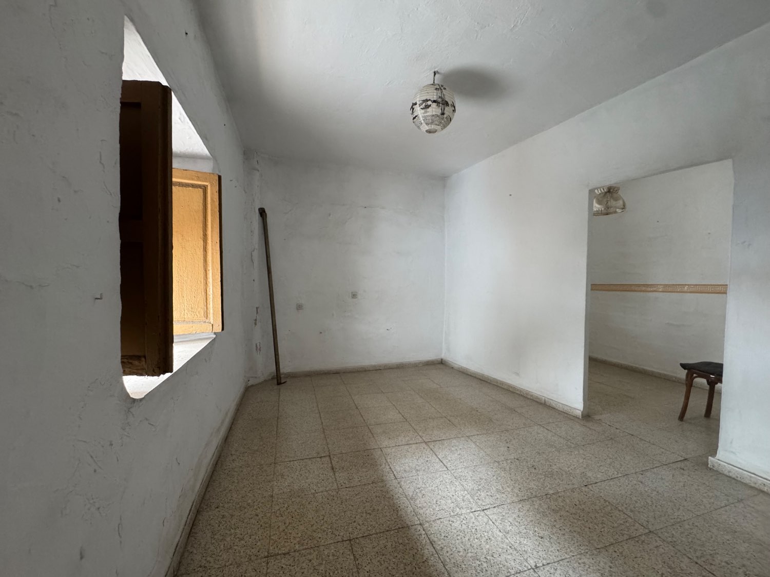 Se vende una casa en centro de Molvizar Granada