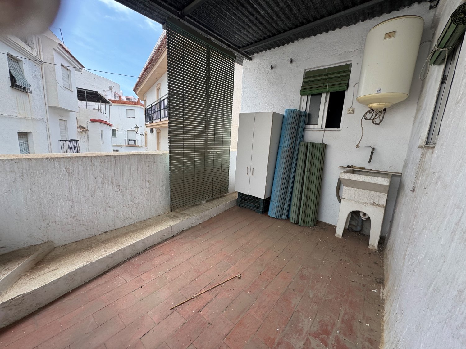 Se vende una casa en centro de Molvizar Granada