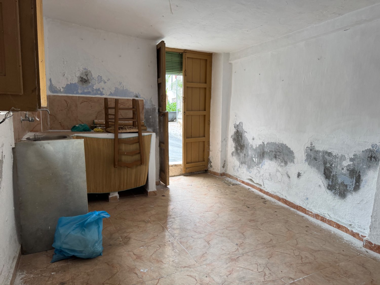 Se vende una casa en centro de Molvizar Granada