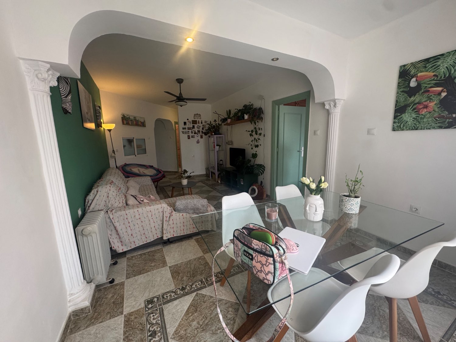 Se vende un piso en primera línea de la playa poniente