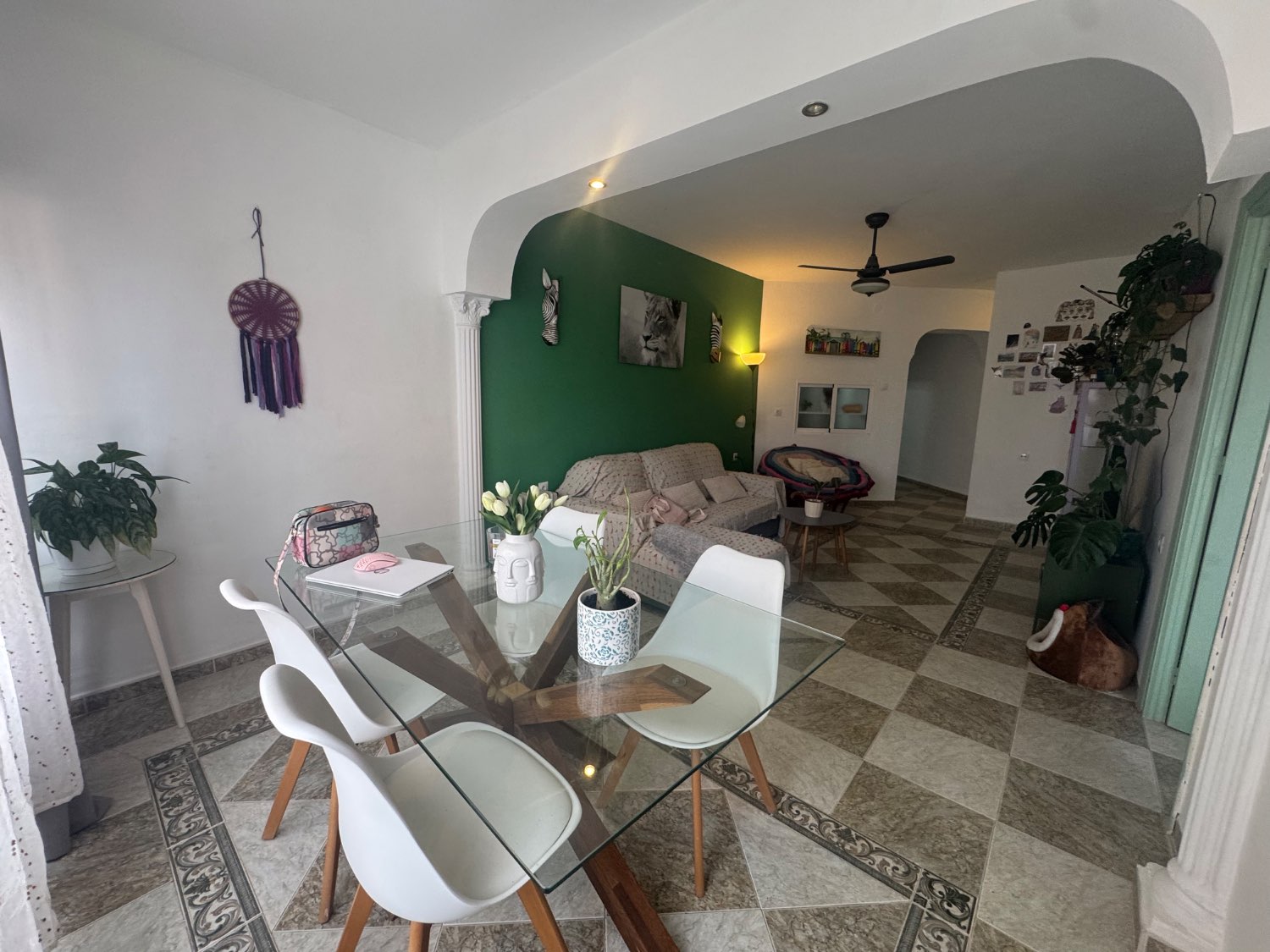 Se vende un piso en primera línea de la playa poniente