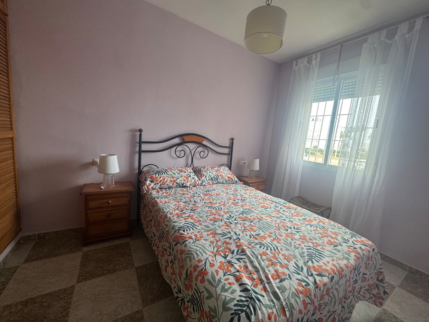 Se vende un piso en primera línea de la playa poniente