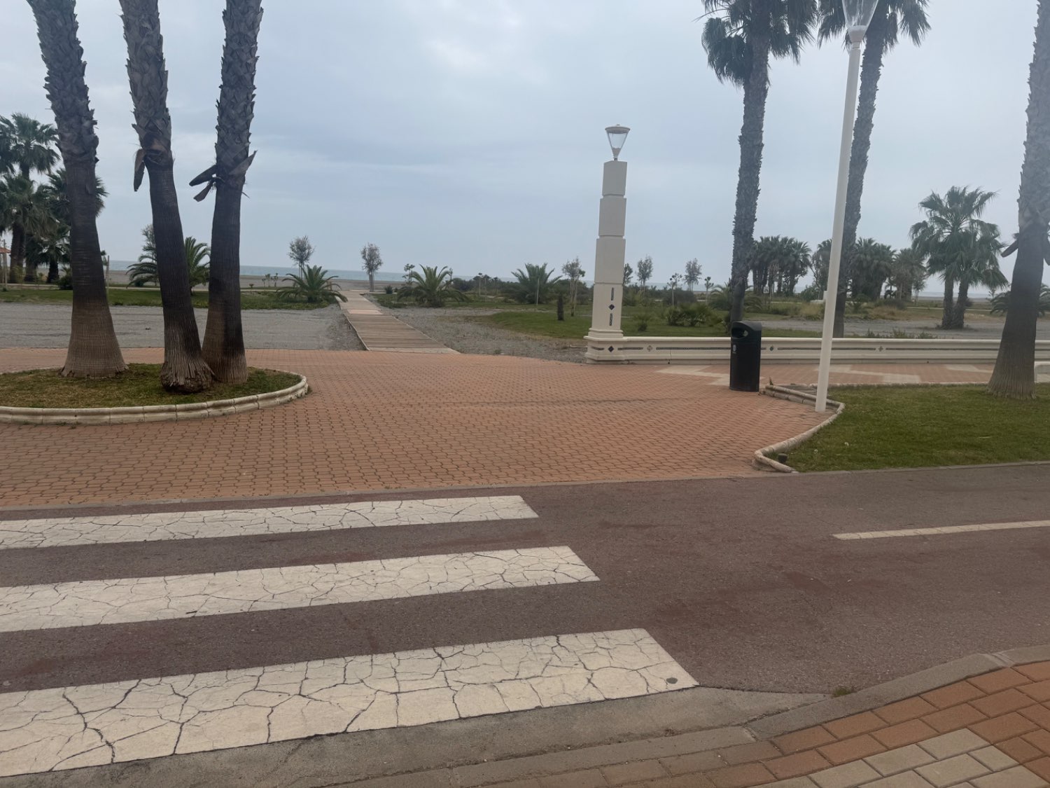 Se vende un piso en primera línea de la playa poniente