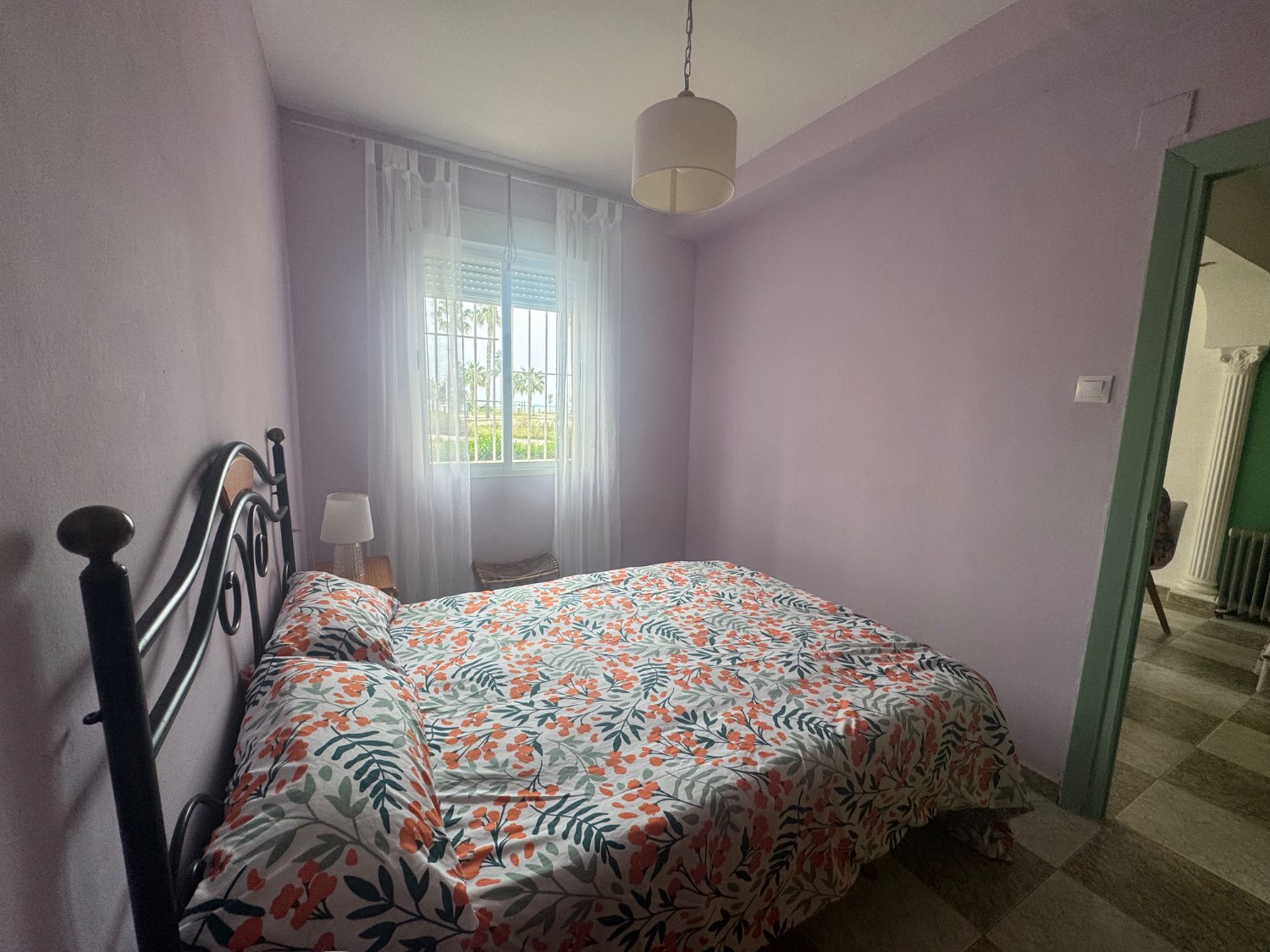 Se vende un piso en primera línea de la playa poniente