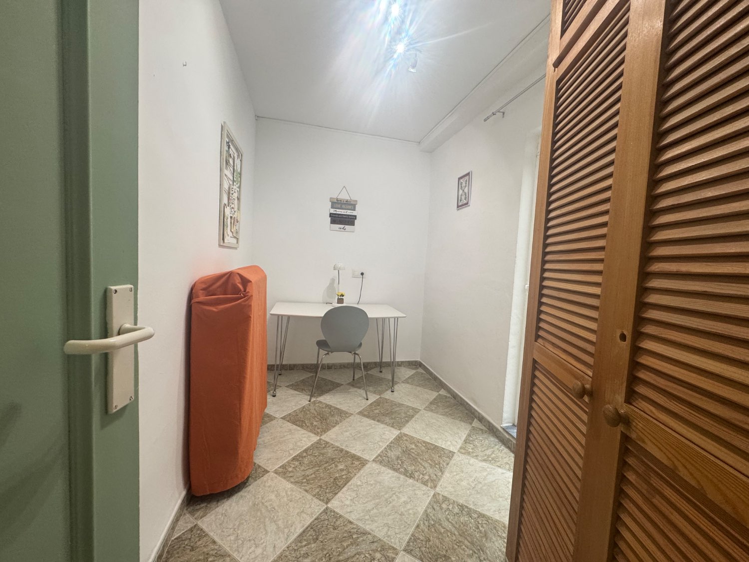 Se vende un piso en primera línea de la playa poniente