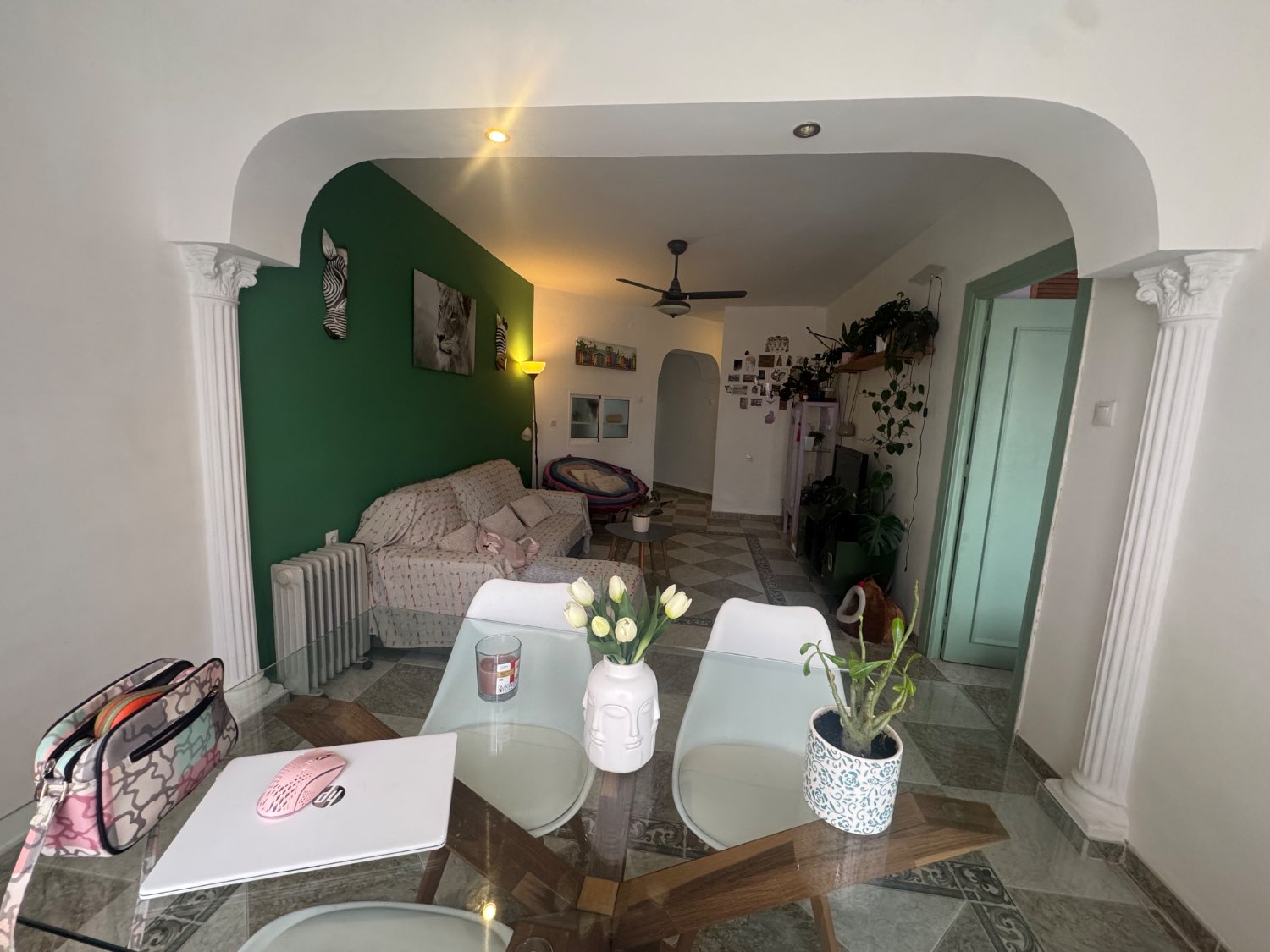 Se vende un piso en primera línea de la playa poniente