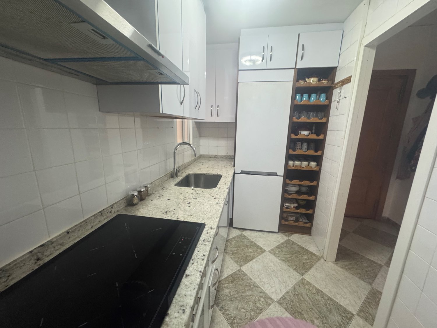 Se vende un piso en primera línea de la playa poniente