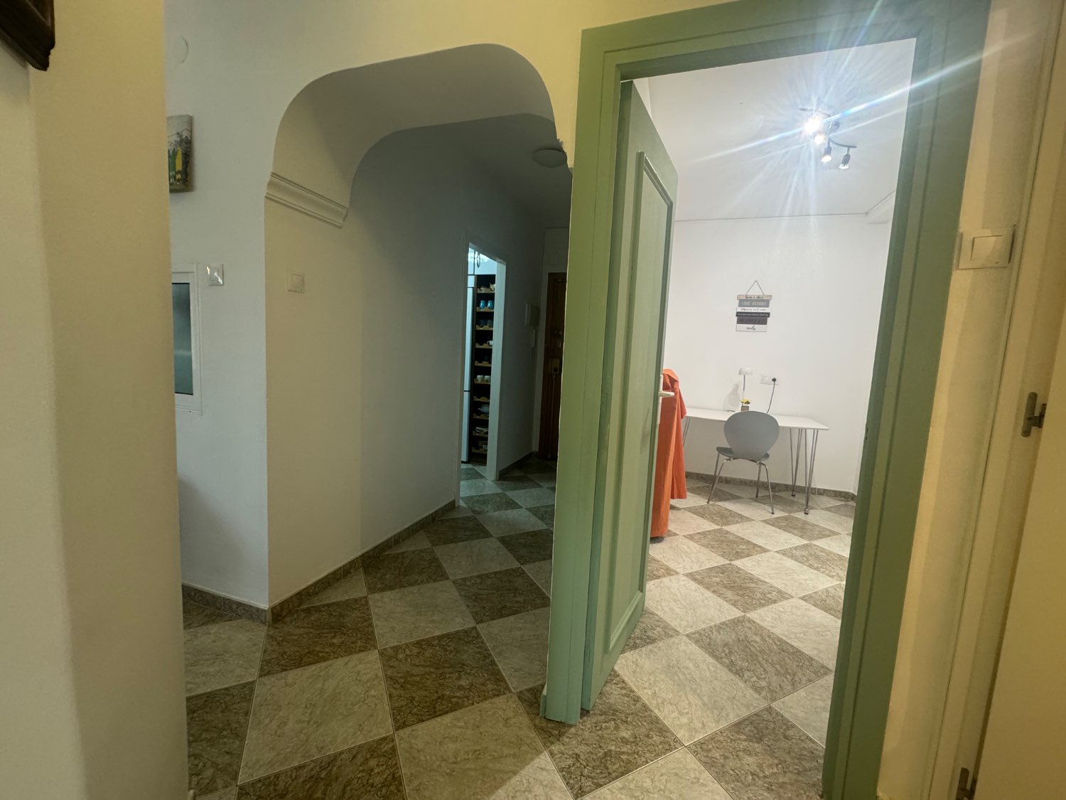 Se vende un piso en primera línea de la playa poniente