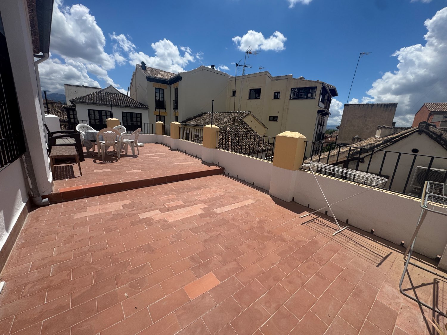 Se vende un bajo en el centro de Granada