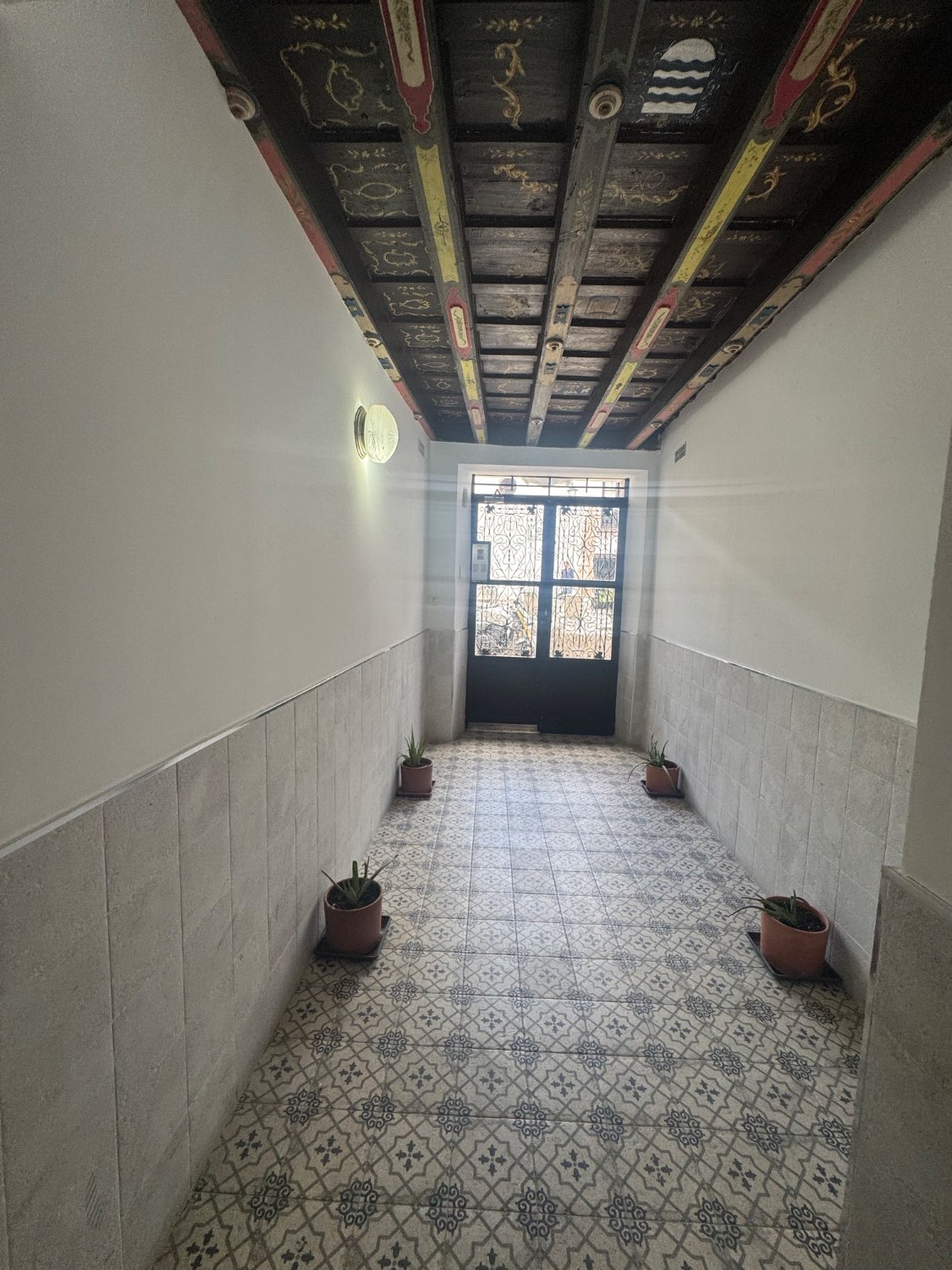Se vende un bajo en el centro de Granada
