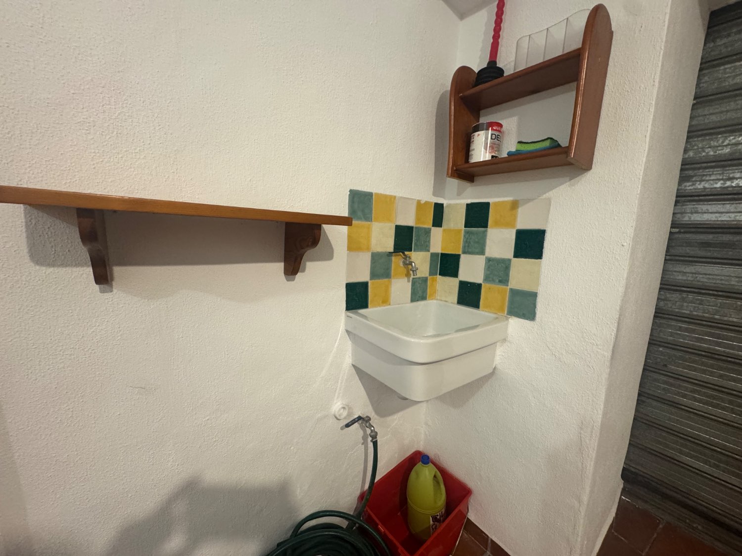 Se vende un bajo en el centro de Granada