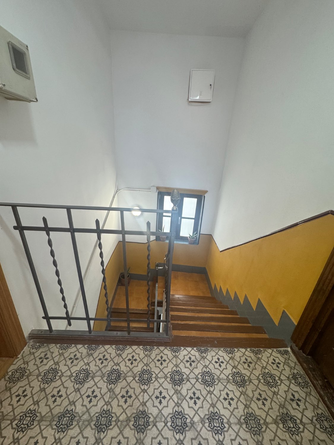 Se vende un bajo en el centro de Granada