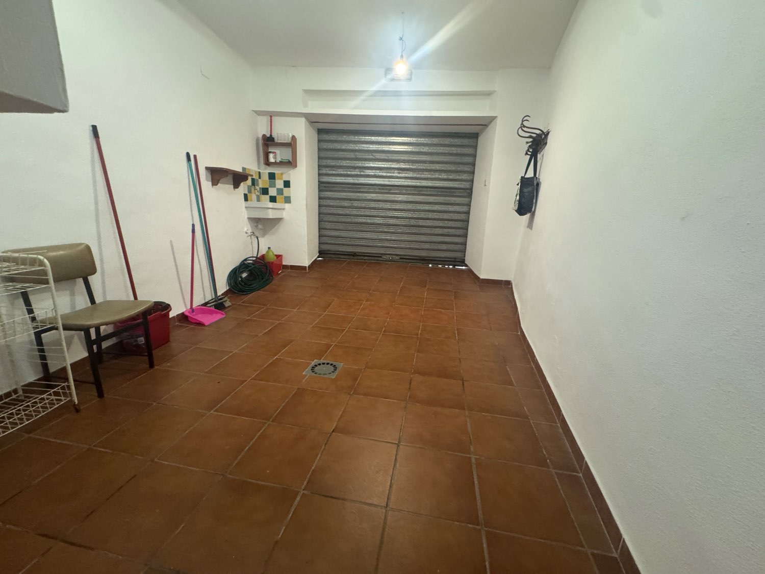 Se vende un bajo en el centro de Granada