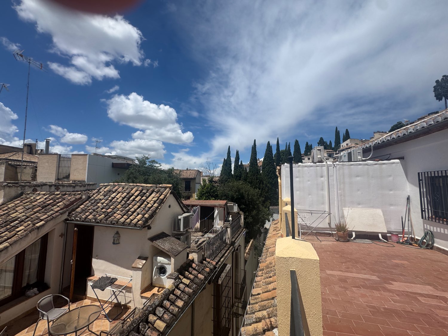 Se vende un bajo en el centro de Granada