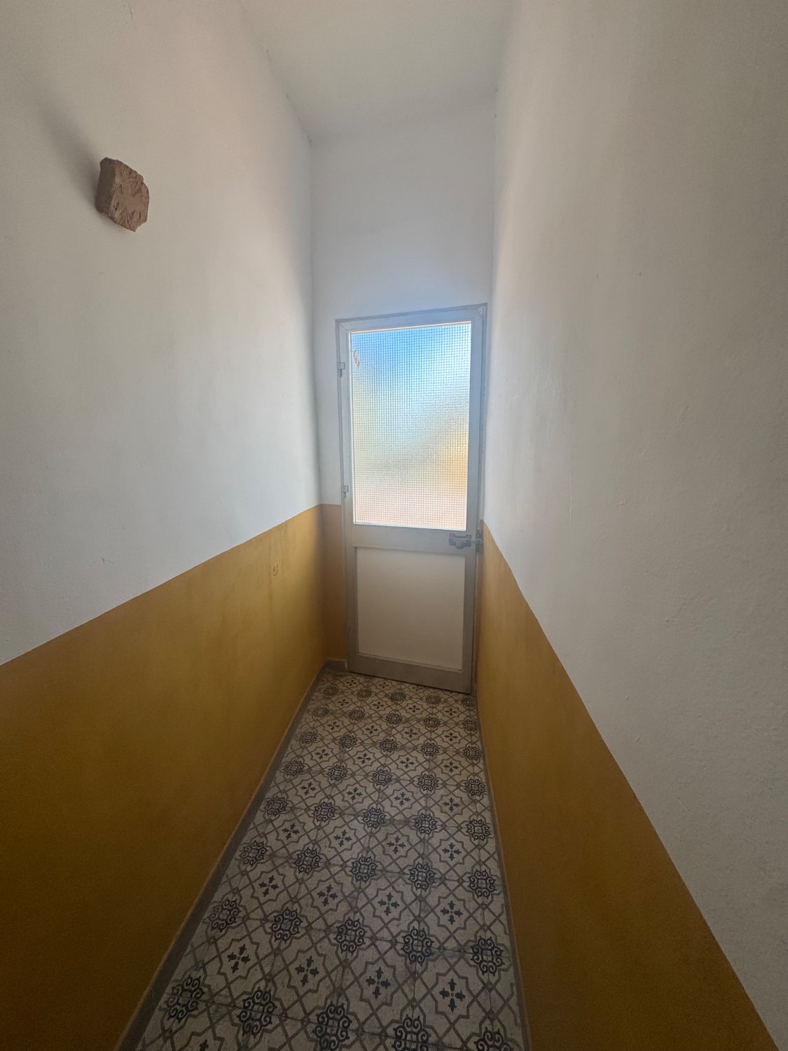 Se vende un bajo en el centro de Granada