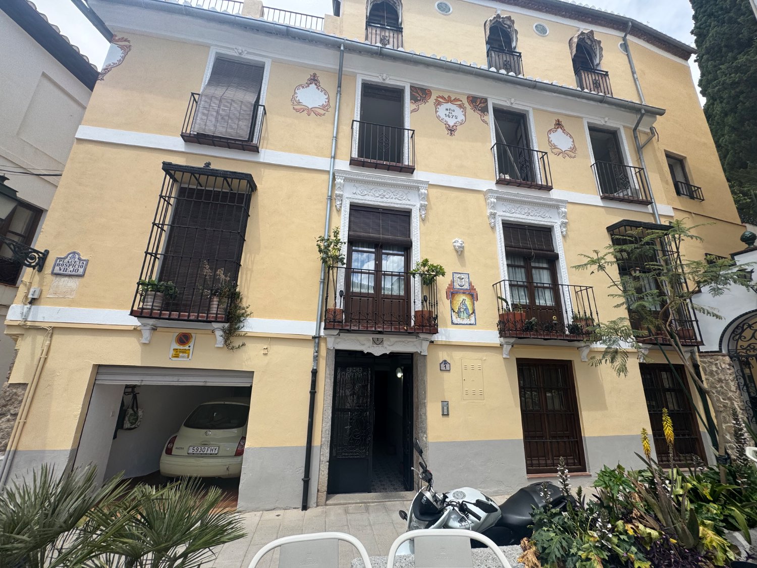 Se vende un bajo en el centro de Granada