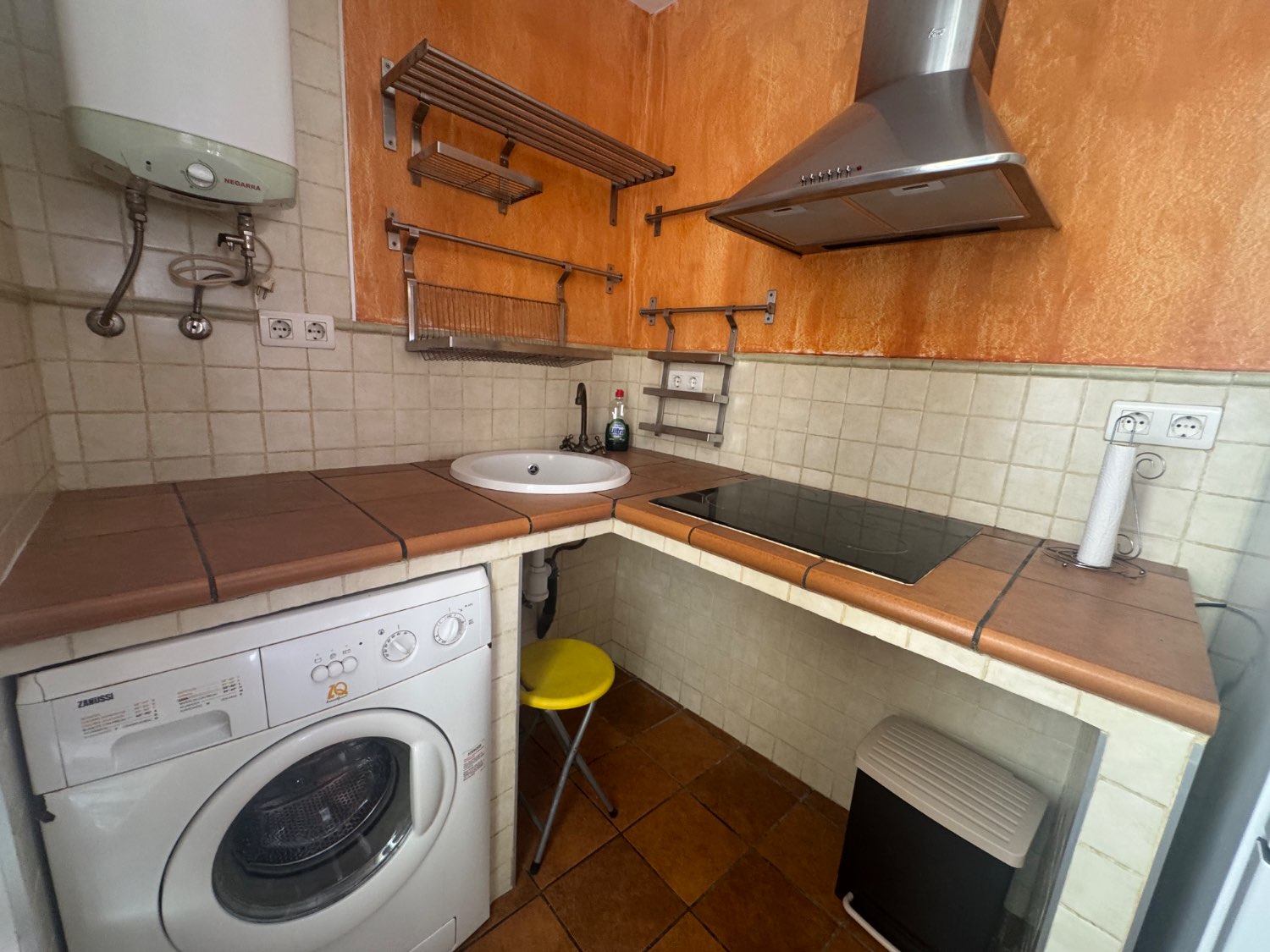 Se vende un bajo en el centro de Granada