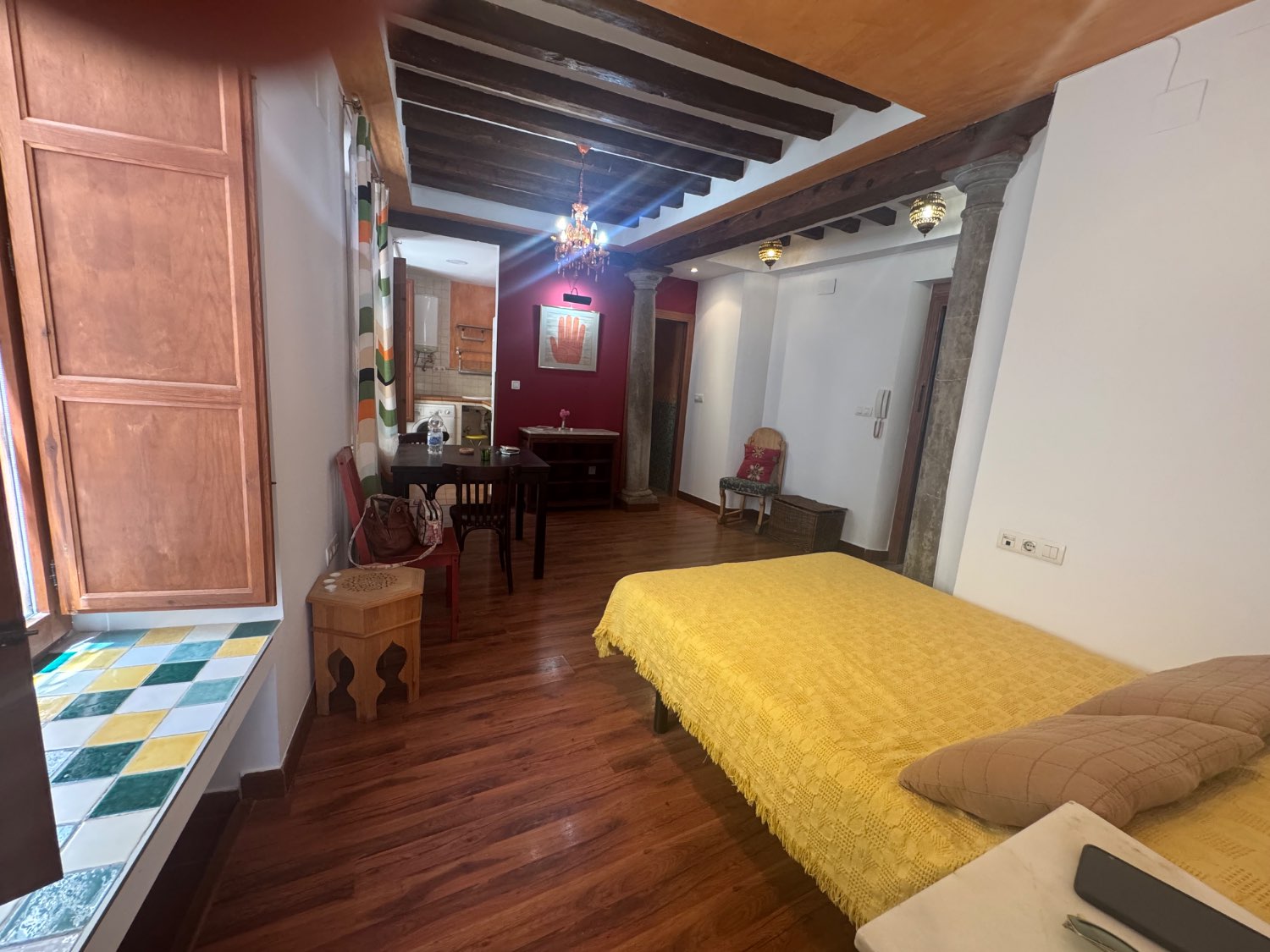 Se vende un bajo en el centro de Granada