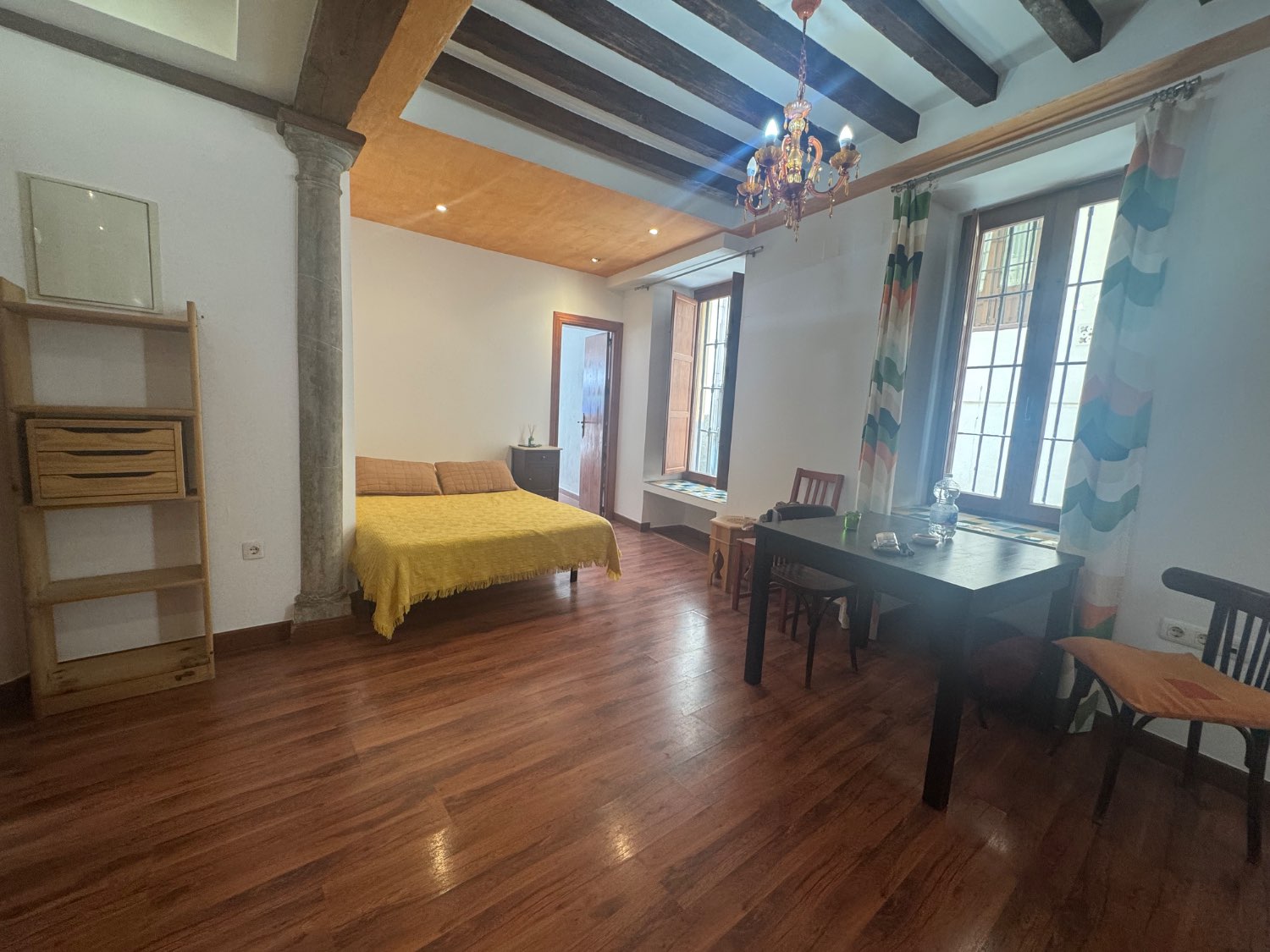 Se vende un bajo en el centro de Granada