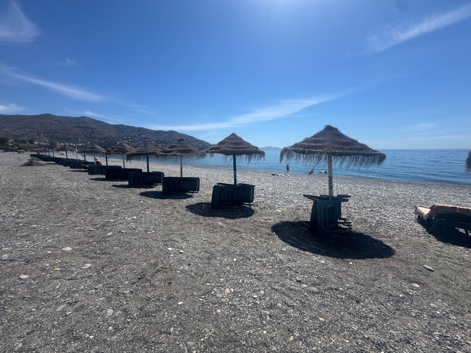 Se vende un apartamento en una urbanización de playa Velilla Almuñécar granada