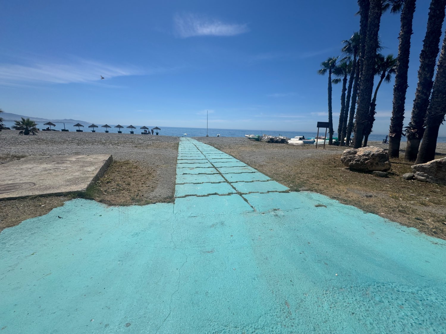 Se vende un apartamento en una urbanización de playa Velilla Almuñécar granada