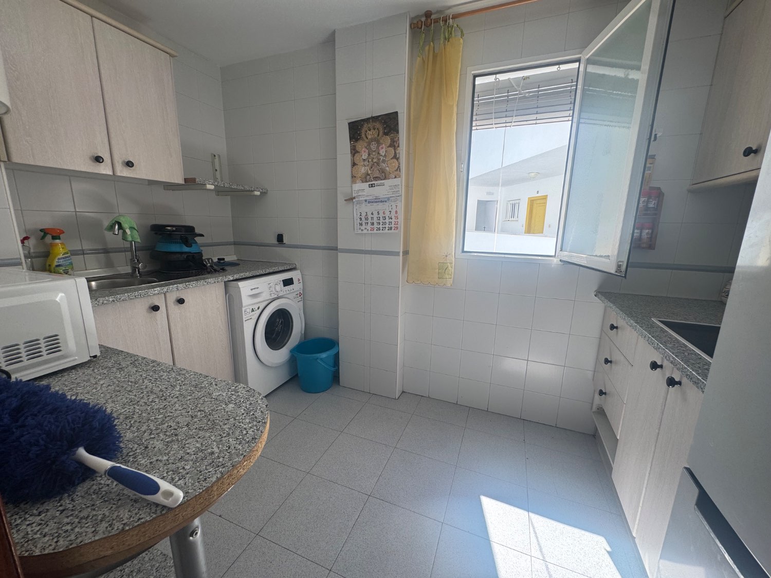 Se vende un apartamento en una urbanización de playa Velilla Almuñécar granada