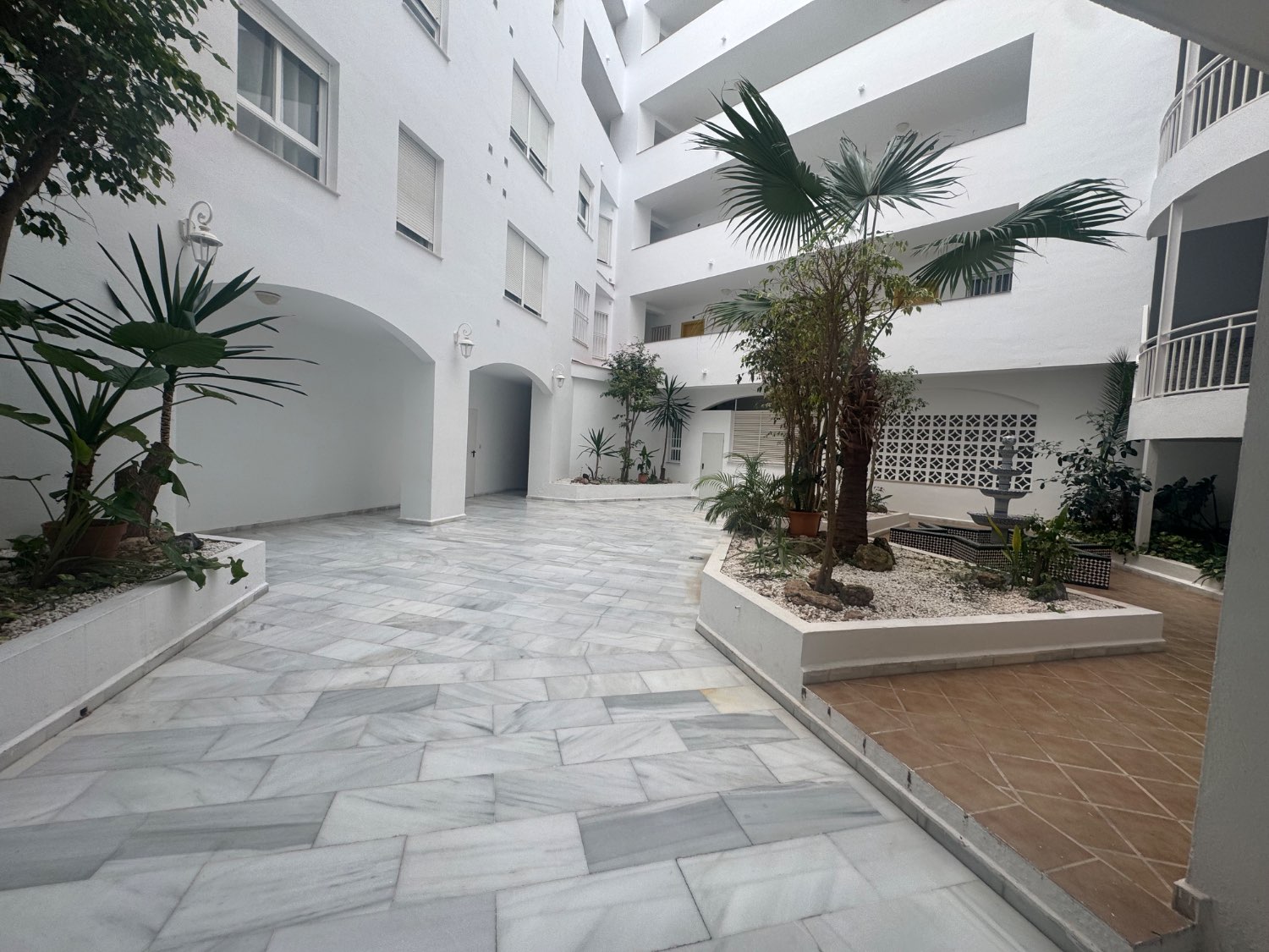 Se vende un apartamento en una urbanización de playa Velilla Almuñécar granada