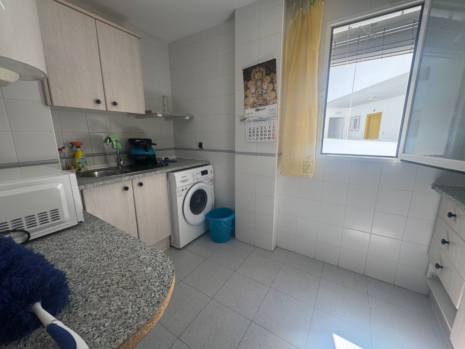 Se vende un apartamento en una urbanización de playa Velilla Almuñécar granada