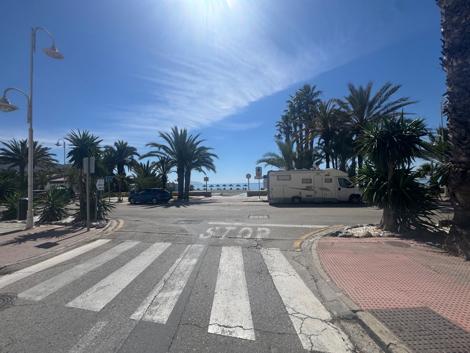 Se vende un apartamento en una urbanización de playa Velilla Almuñécar granada
