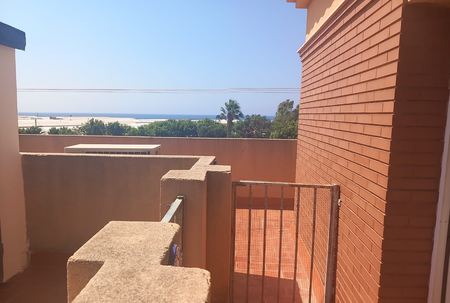 Se vende un piso en carchuna Calahonda