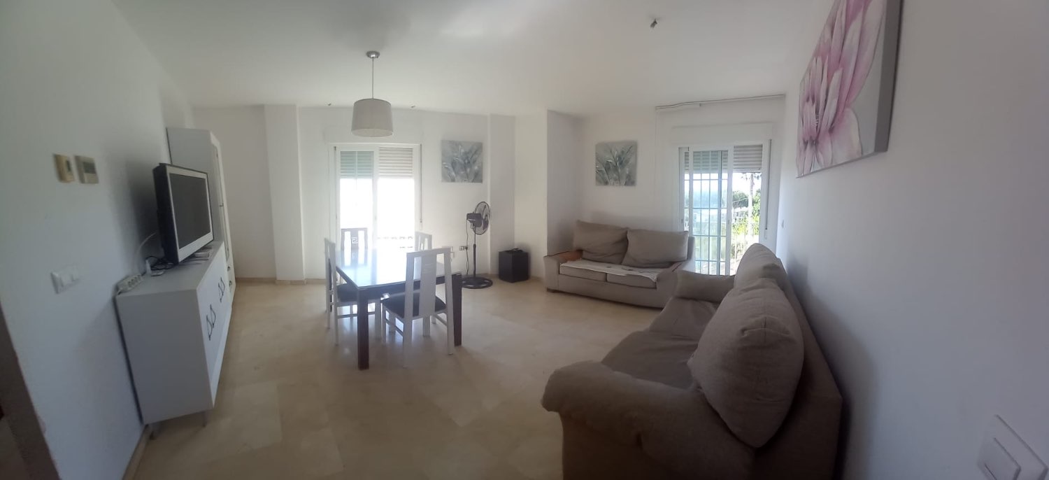 Se vende un piso en carchuna Calahonda