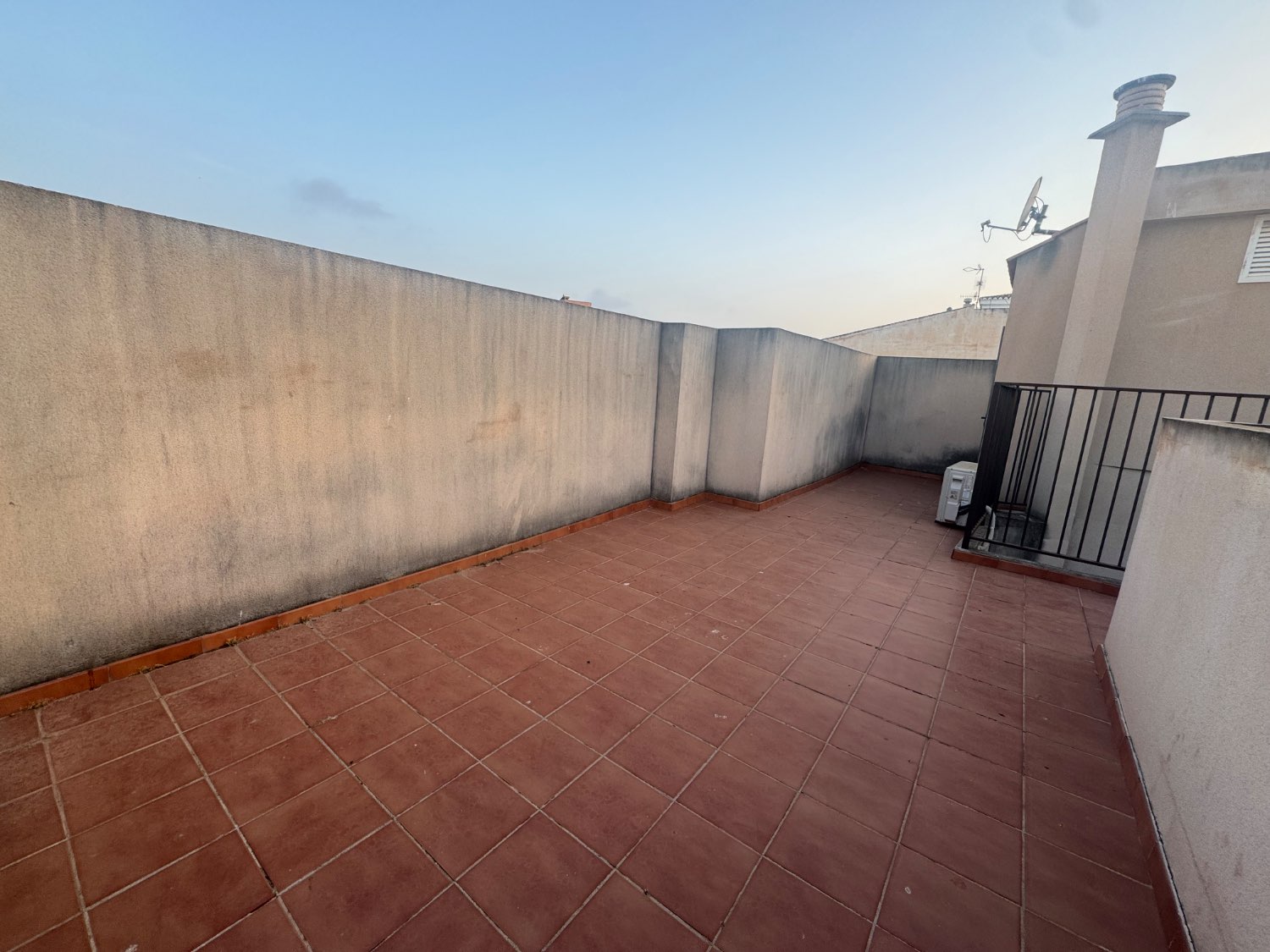 Se vende en ático con terraza privada en Motril Granada
