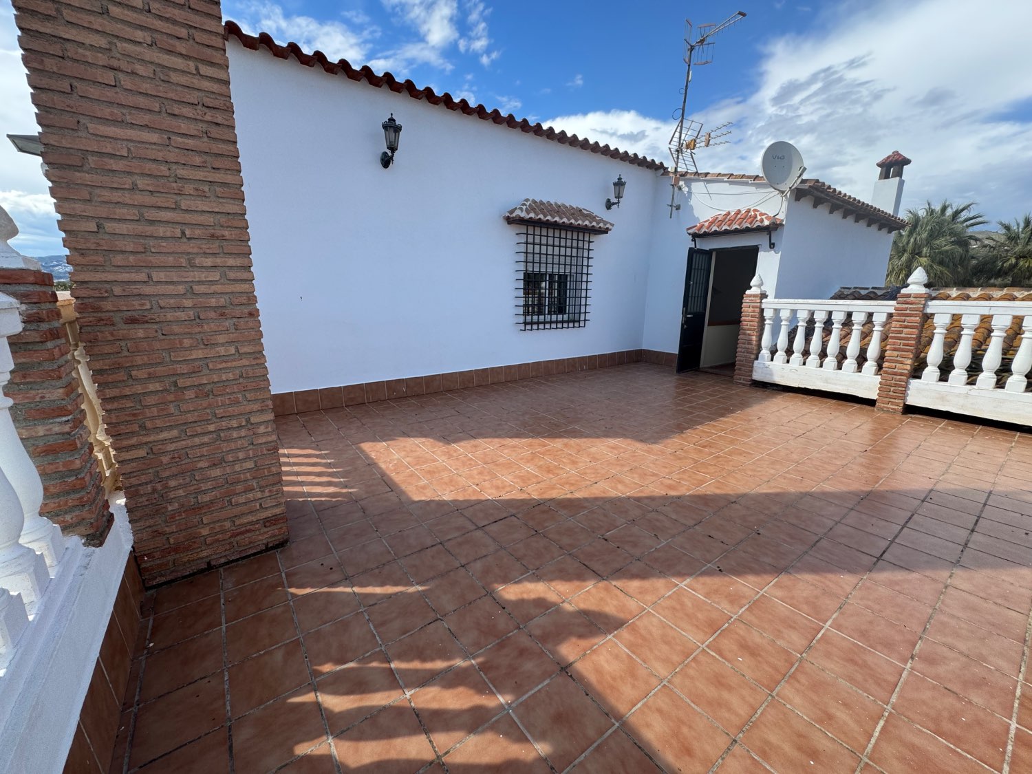 Se vende un chalet con invernadero en Motril granada
