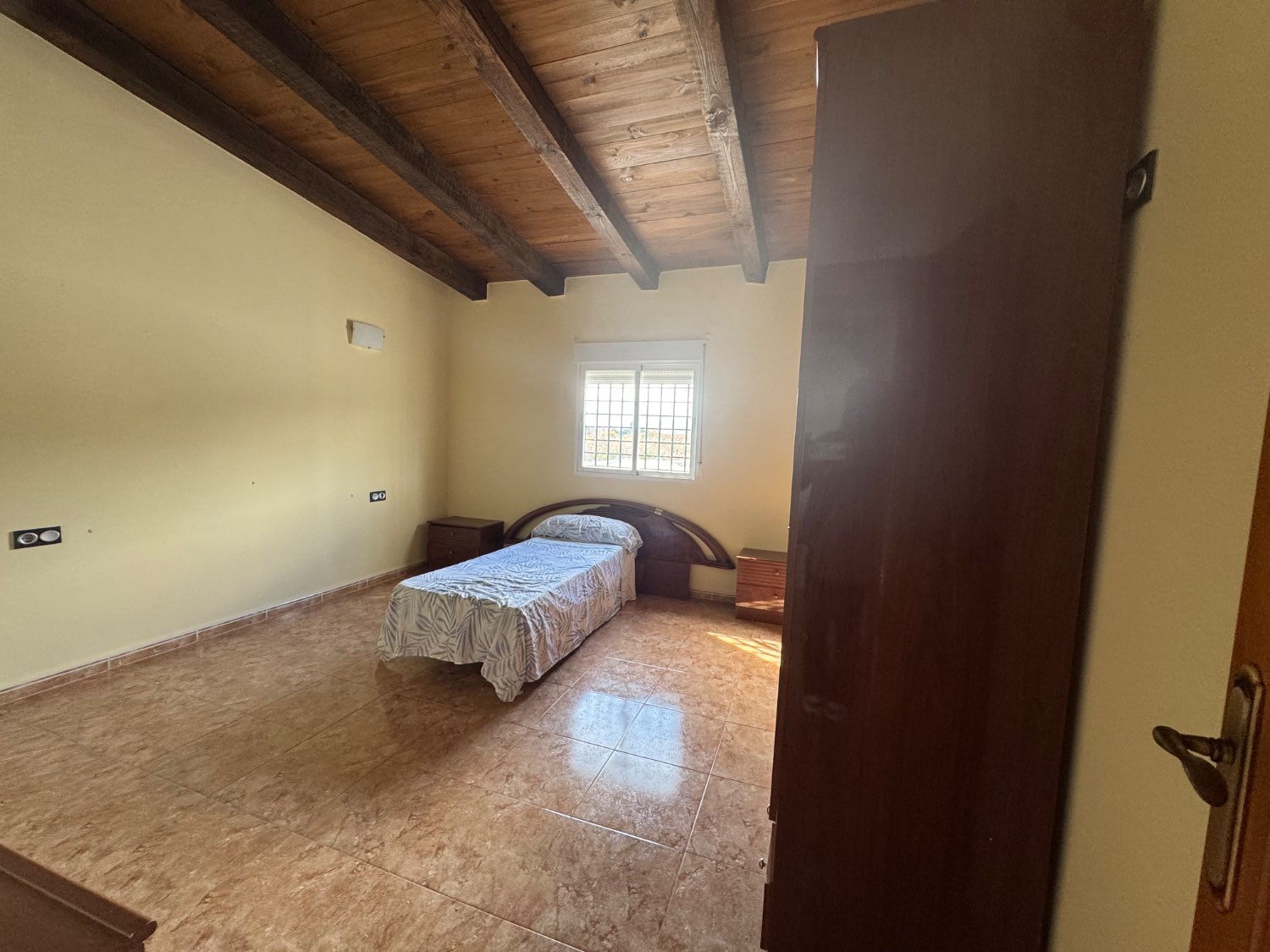 Se vende un chalet con invernadero en Motril granada