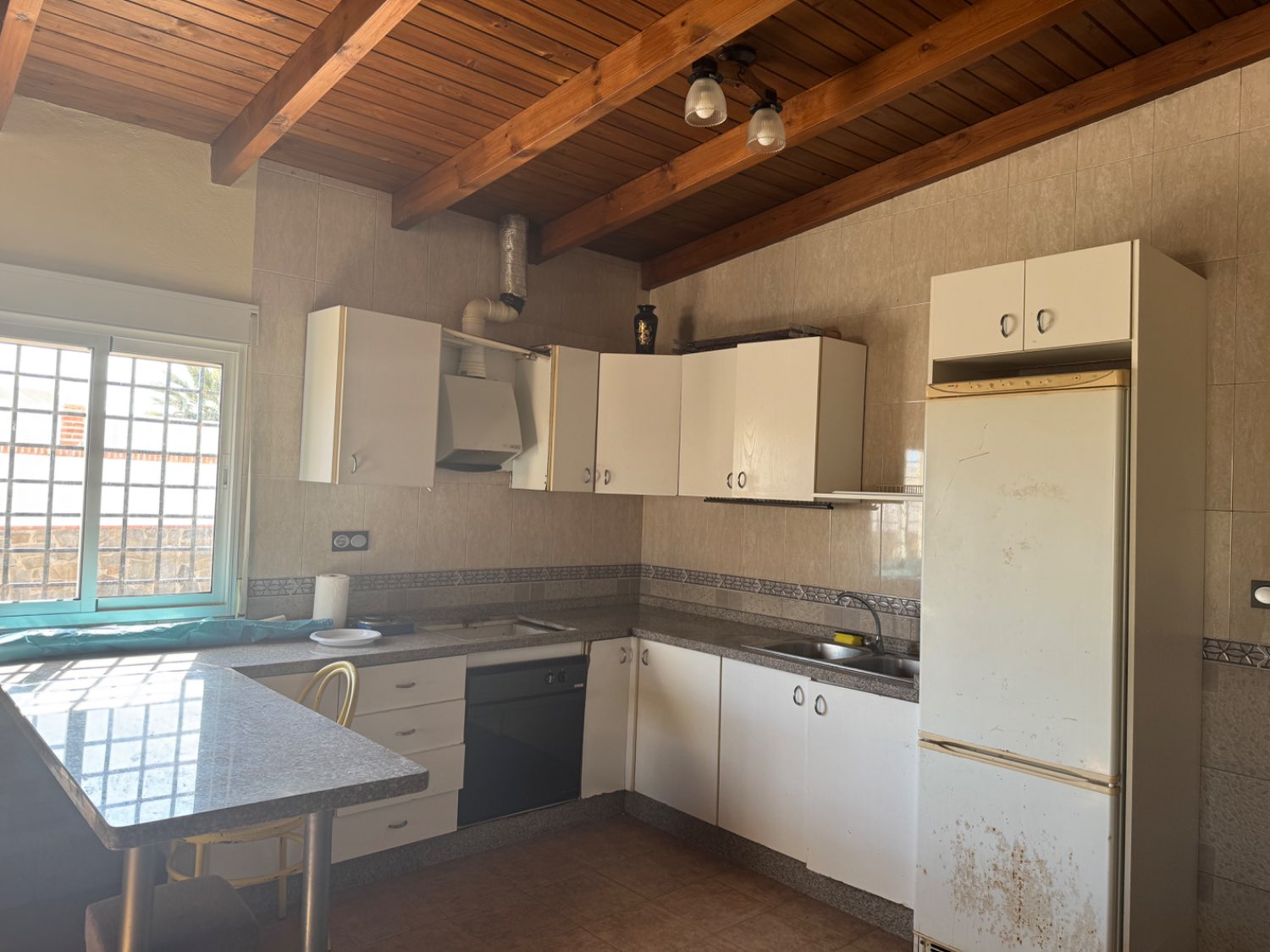 Se vende un chalet con invernadero en Motril granada