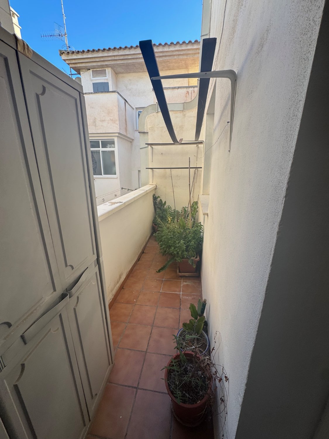 Se vende un piso con plaza de aparcamiento y dos trasteros en el puerto de Motril