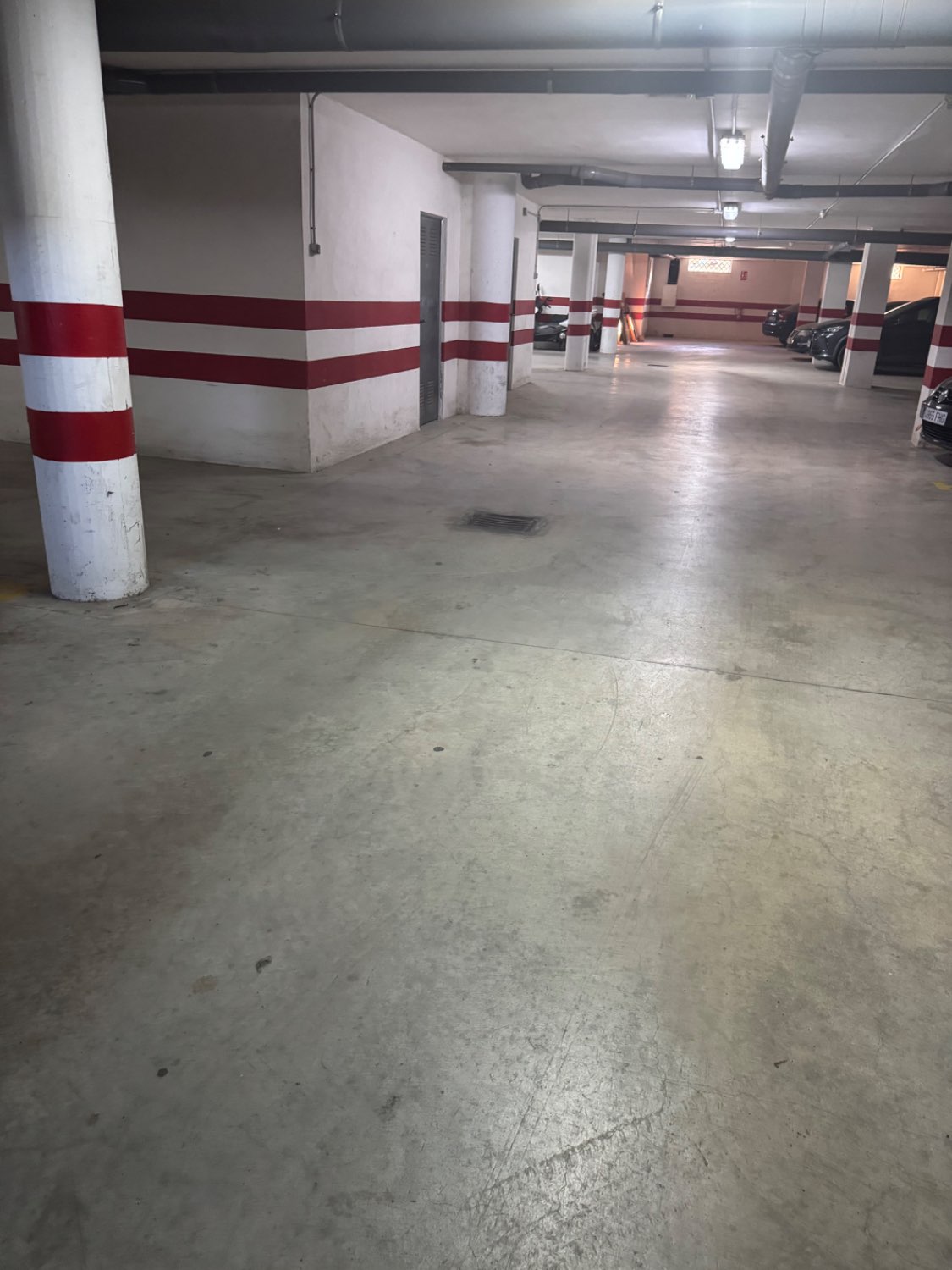 Se vende un piso con plaza de aparcamiento y dos trasteros en el puerto de Motril