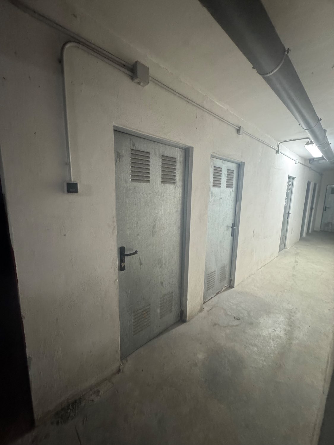Se vende un piso con plaza de aparcamiento y dos trasteros en el puerto de Motril