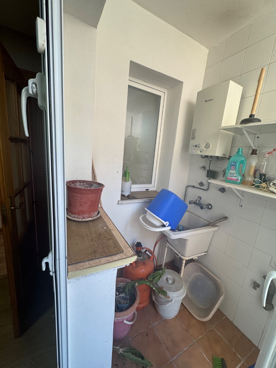 Se vende un piso con plaza de aparcamiento y dos trasteros en el puerto de Motril