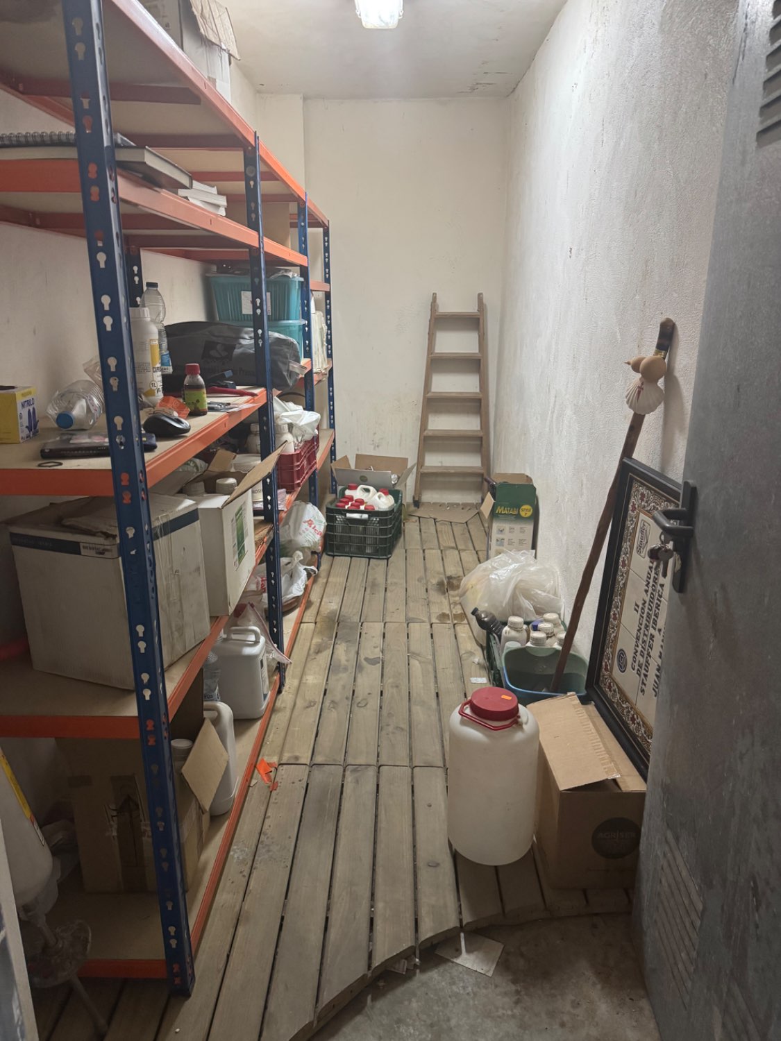 Se vende un piso con plaza de aparcamiento y dos trasteros en el puerto de Motril