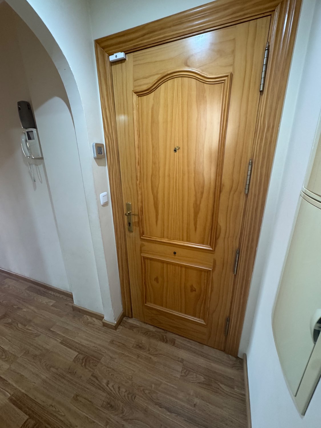 Se vende un piso con plaza de aparcamiento y dos trasteros en el puerto de Motril
