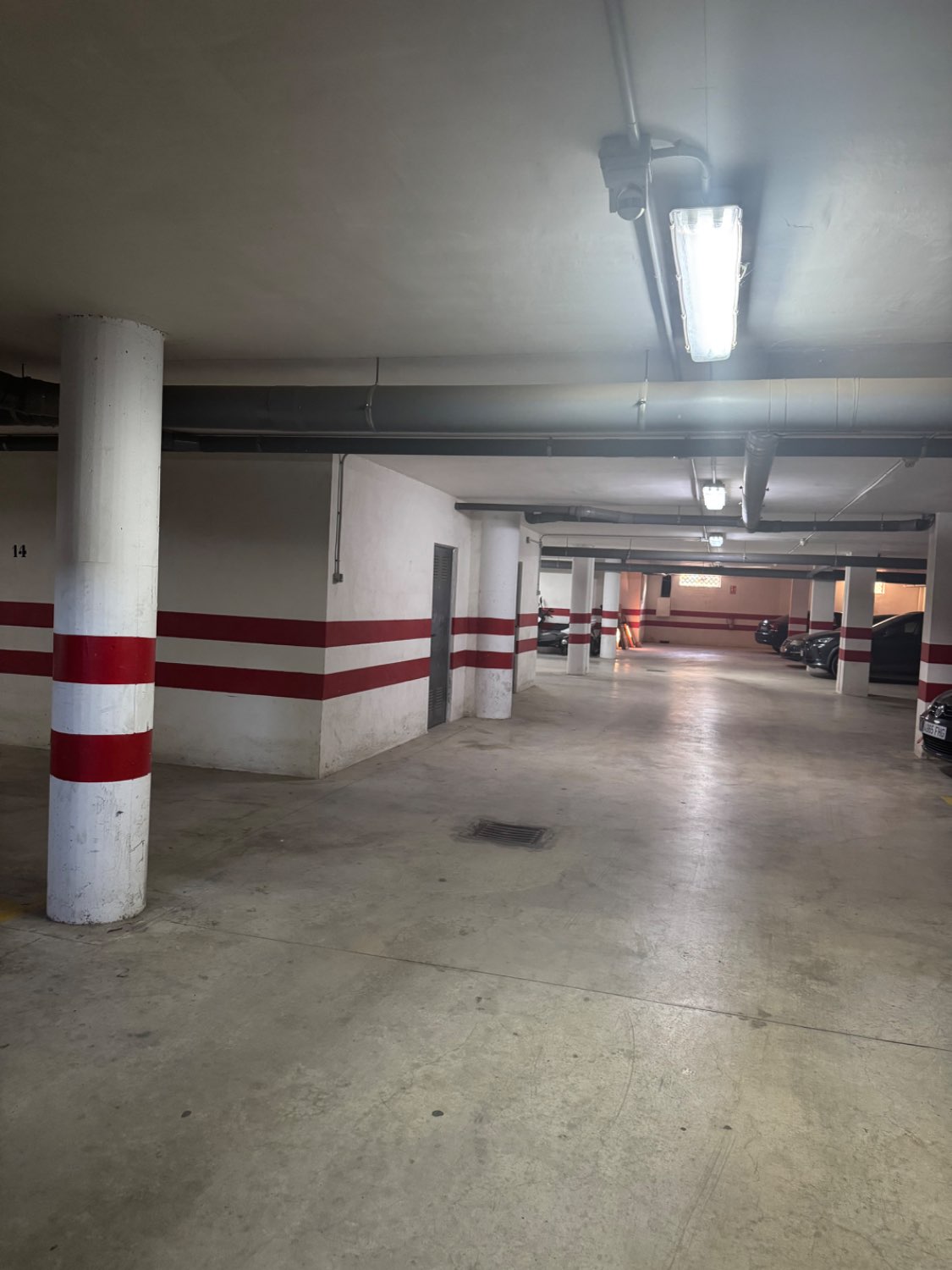 Se vende un piso con plaza de aparcamiento y dos trasteros en el puerto de Motril