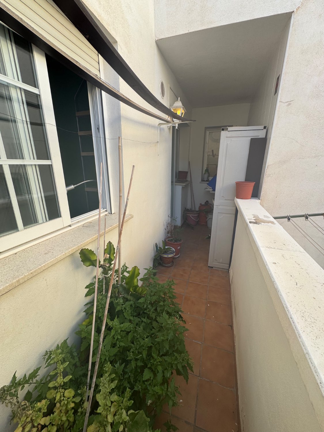 Se vende un piso con plaza de aparcamiento y dos trasteros en el puerto de Motril