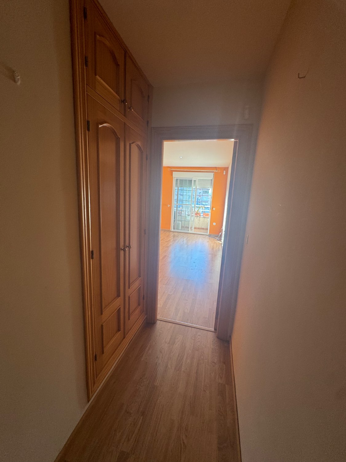 Se vende un piso con plaza de aparcamiento y dos trasteros en el puerto de Motril
