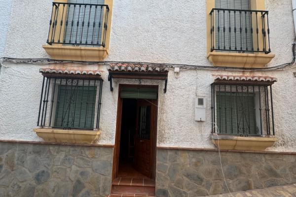 Se vende una casa en el castillo de salobreña Granada