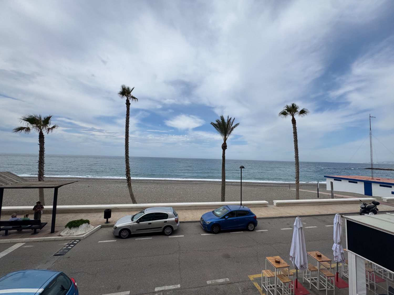 Se vende un piso amueblado en primera línea de palya torre nueva costa granada