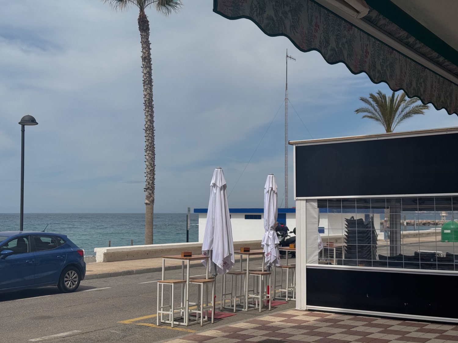 Se vende un piso amueblado en primera línea de palya torre nueva costa granada